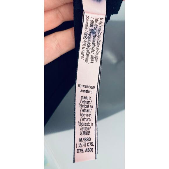 Victoria's Secret Wireless Bra Medium Black NWOT - Picture 5 of 8